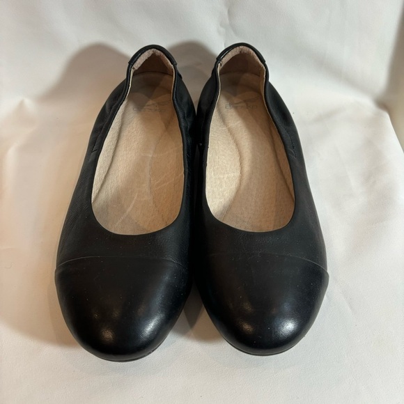 DANSKO Sz 41 Slip On Ballet Flats Comfort Insole Wrapped Low Heel Elastic Back - Picture 2 of 8
